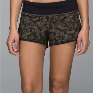 🍋 Lululemon Athletica Speed Short 2.5” in Mystic Jungle Fatigue